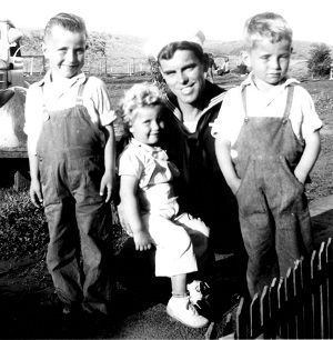 Jerry Don, Gwenda, and David with their Uncle Arden (Herb’s brother) in 1944. Arden was killed in World War II.